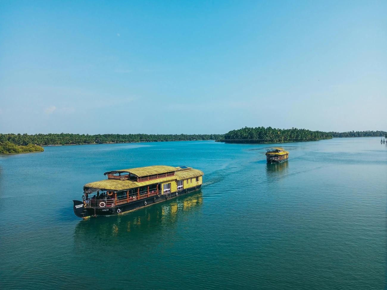 houseboat moving service